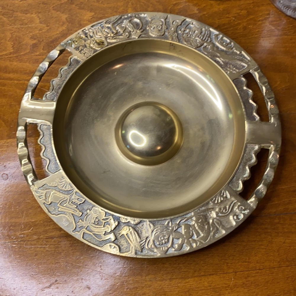 VINTAGE BRASS ASHTRAY • RARE - Picture 2 of 8